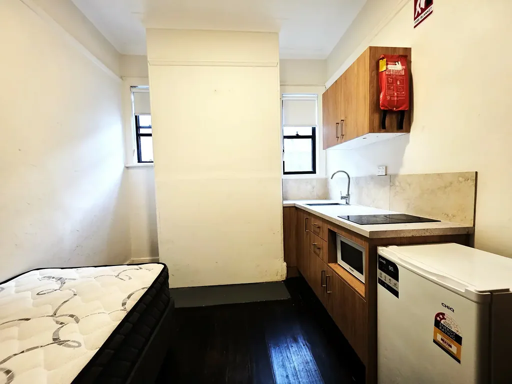 Fully Furnished Studio in the Heart of Petersham
