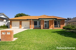 38 Paldi Crescent, Glenfield Park