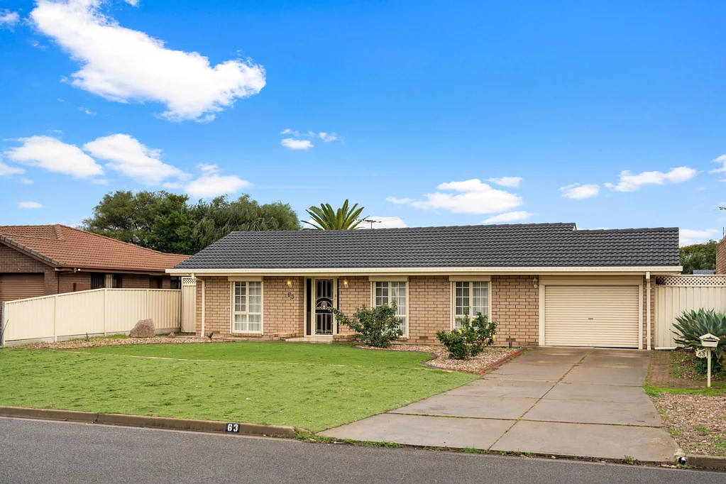North Haven 3Habitaciones Neat & Tidy Home with Exciting Renovation Potential