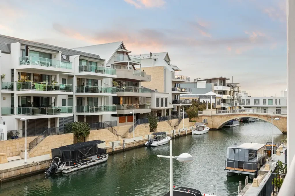 Mandurah 2房  Why: Offering an enviable canal-side setting, this impressive abode provides an outstanding opportunity for premium coastal living