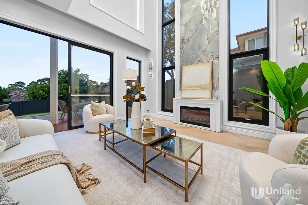 Eastwood 5Habitaciones Brand New French Provincial Masterpiece in a Prestigious Eastwood Setting