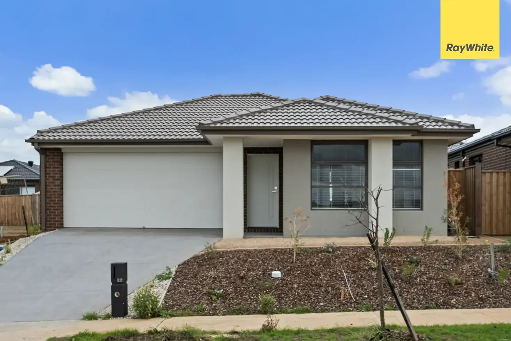 Brand New Living in Brookfield