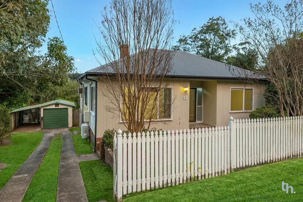 17 Tennent Road, Mount Hutton, NSW 2290