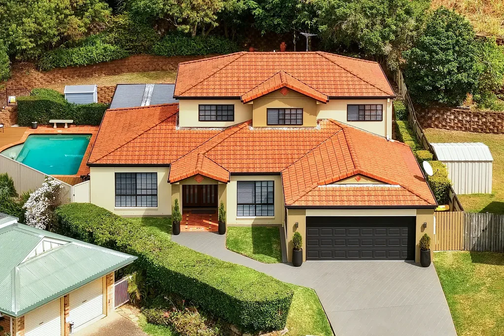 Aspley 5 Bedroom Expansive Family Living with Poolside Entertaining