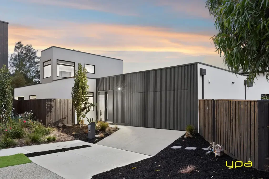 8 Ritz View, Cranbourne North, VIC 3977