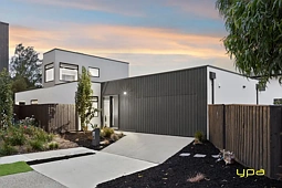 8 Ritz View, Cranbourne North