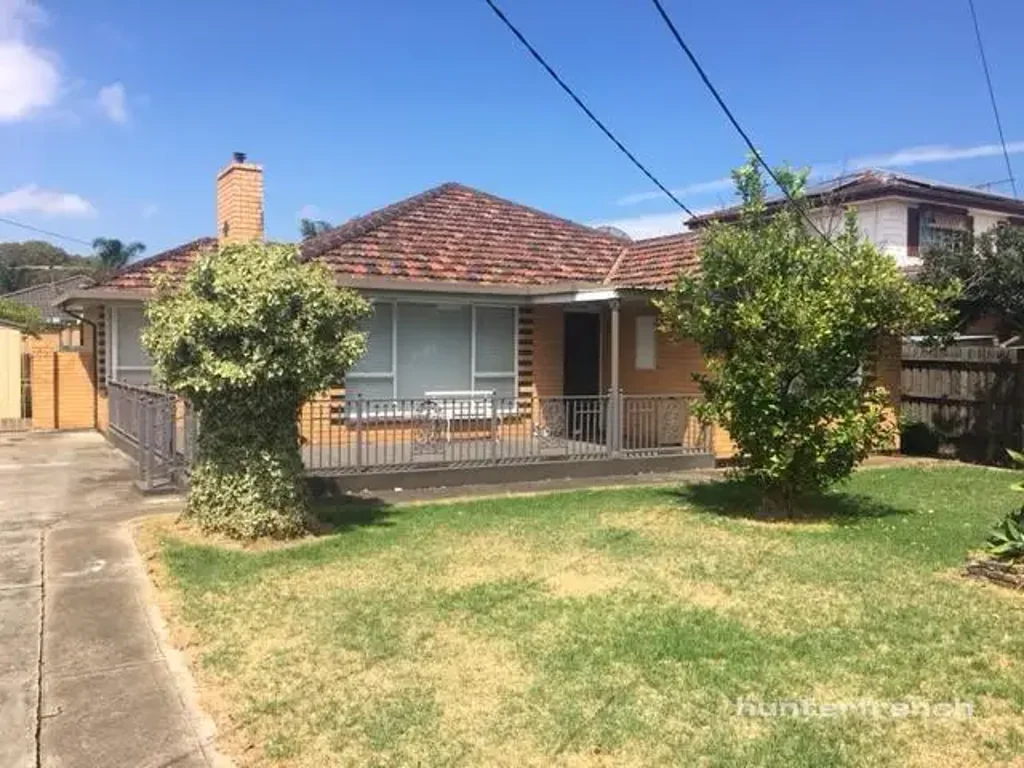 FAMILY HOME IN GREAT LOCATION