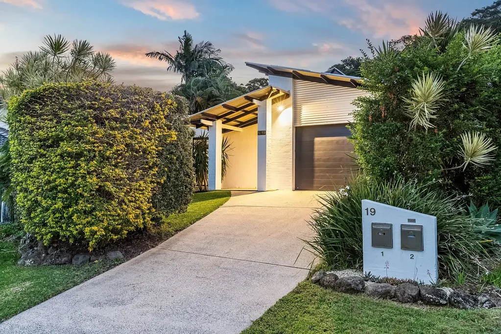 Lennox Head 4غرفة نوم Beautifully Maintained Four Bedroom Home Wrapped In Tropical Gardens