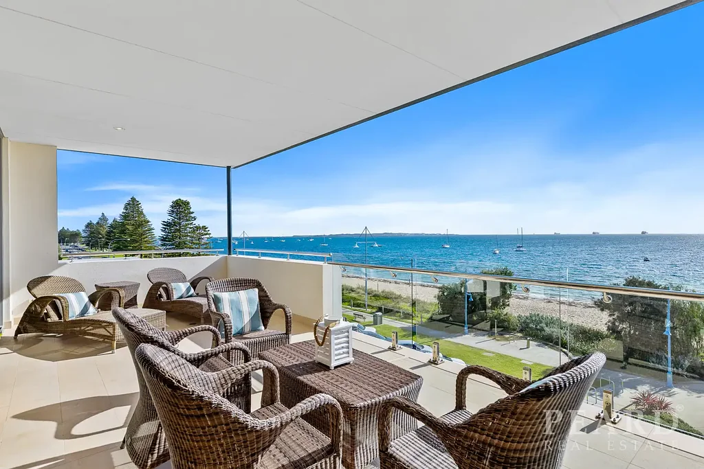 Rockingham 3 Bedroom North Facing Luxury Penthouse With Astounding Views