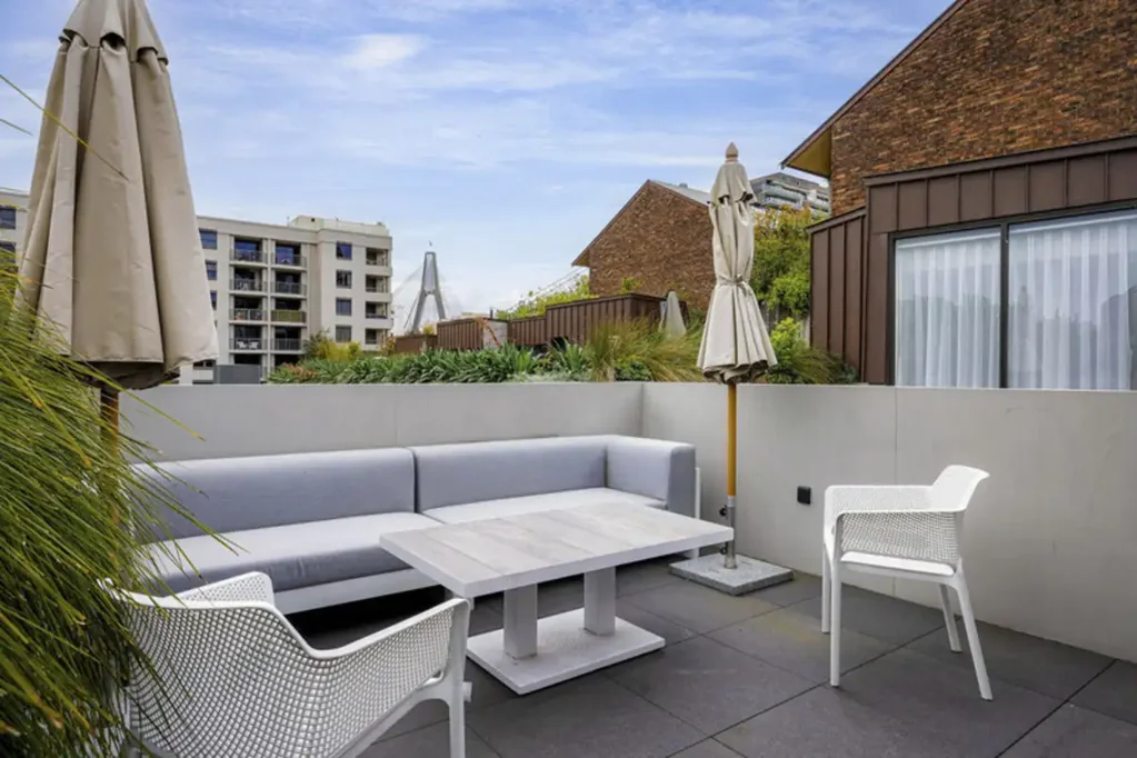 Luxury fully furnished 4 bedroom townhouse in the heart of Pyrmont.