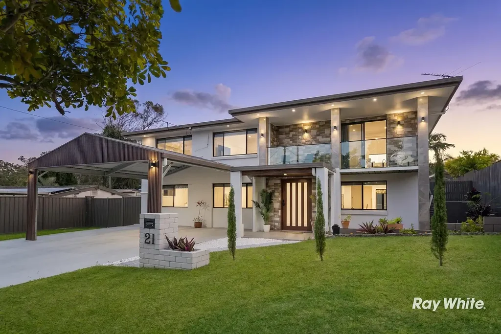 Springwood 7Kwarto Ultimate Tri-Living Luxury - As-New & Built for Modern Family Life