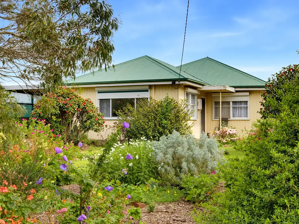 Wonthaggi 3कमरा South Side Character, with Huge Potential!