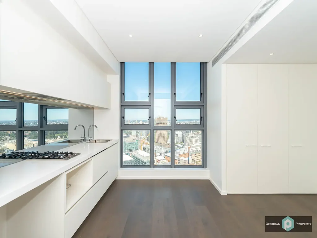 High Level Near New Dual Key Studio Apartment with City Views