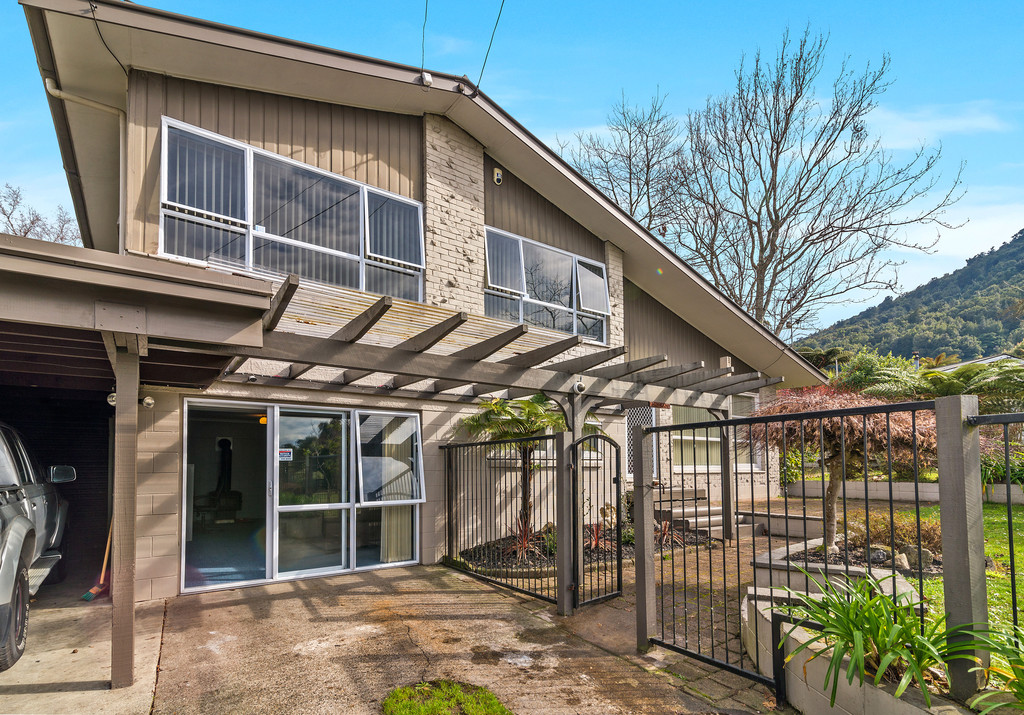 40 Mountain Road, Western Heights, Rotorua, 4 phòng ngủ, 1 phòng tắm