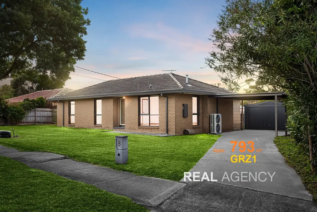 Pakenham 3બેડરૂમ Appx.793m² Renovated Family Home in the Heart of Pakenham