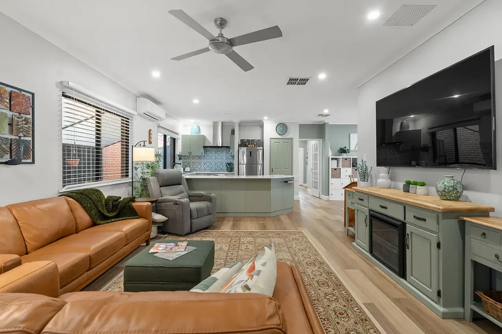 Rockingham 3Moenga Under offer.