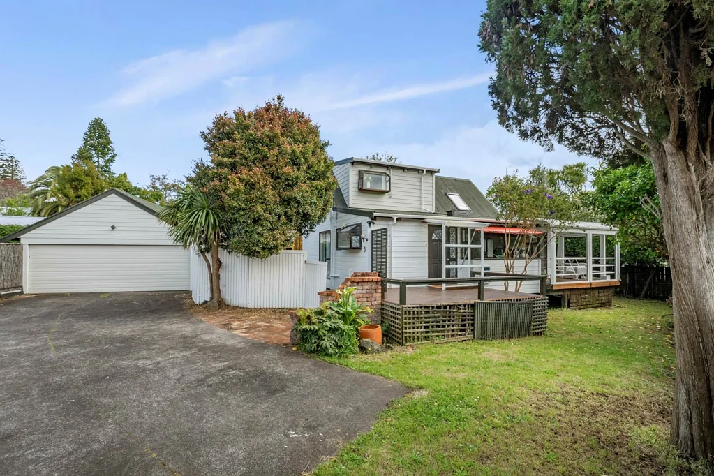 Epsom 3 Slaapkamer Your Private Retreat in Greenlane