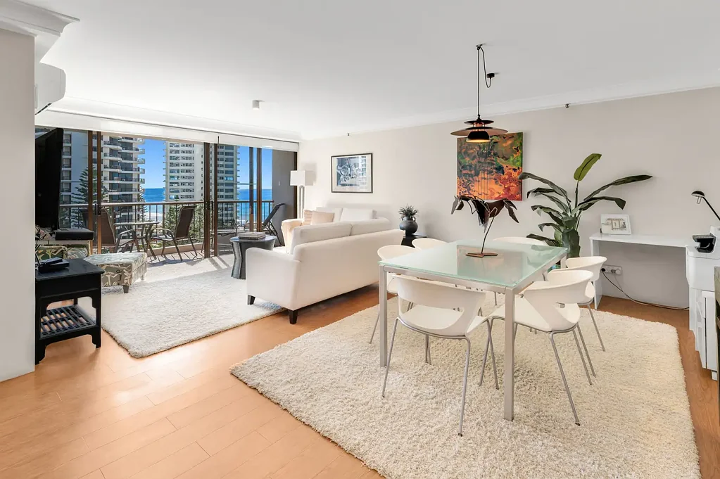 Surfers Paradise 2房  STUNNING NORTH FACING BEAUTY! WITH OCEAN VIEWS FROM THE 9th FLOOR!