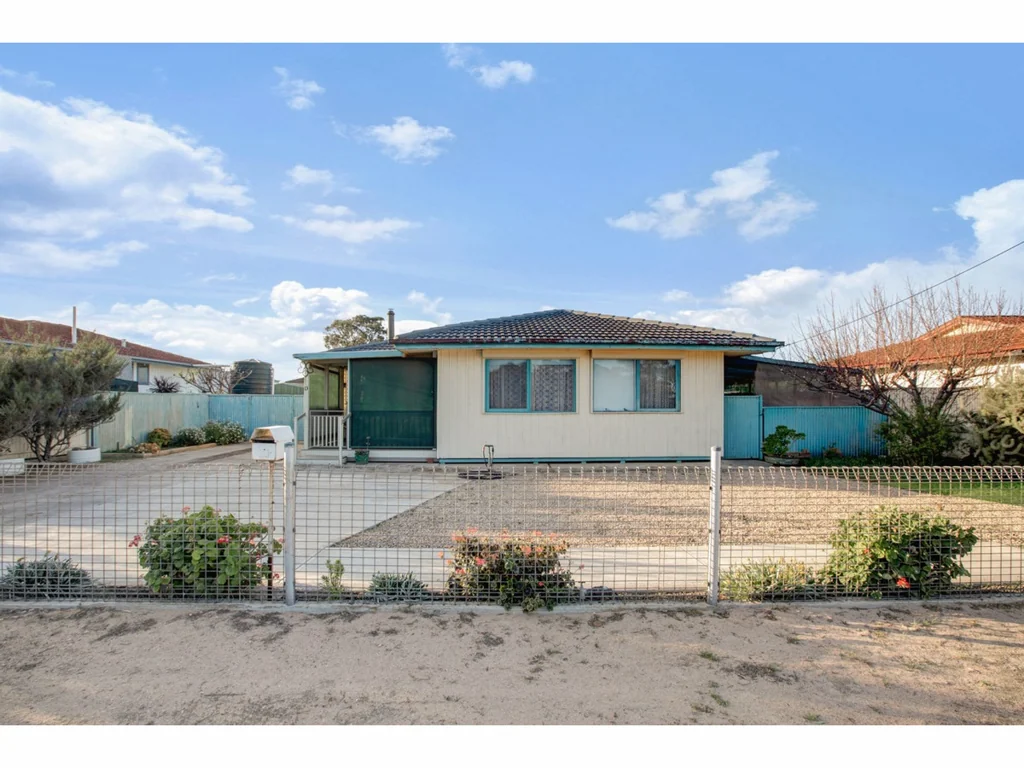 13 Smith Road, Ceduna, SA 5690