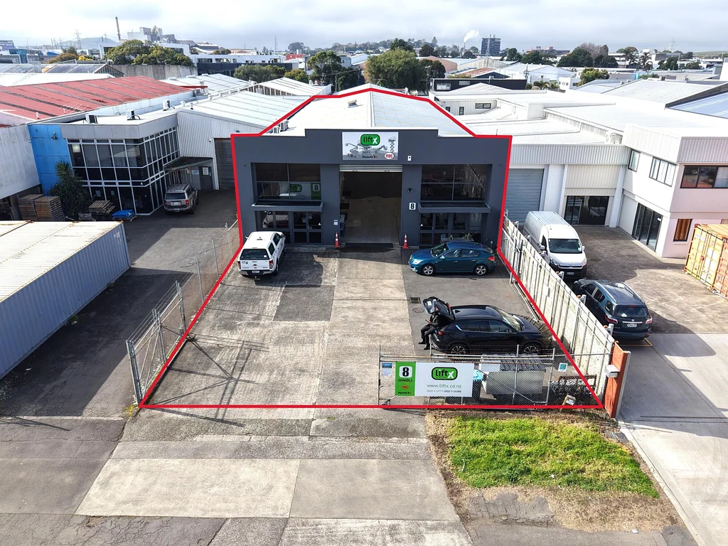 Penrose  Clear-span Penrose warehouse with yard