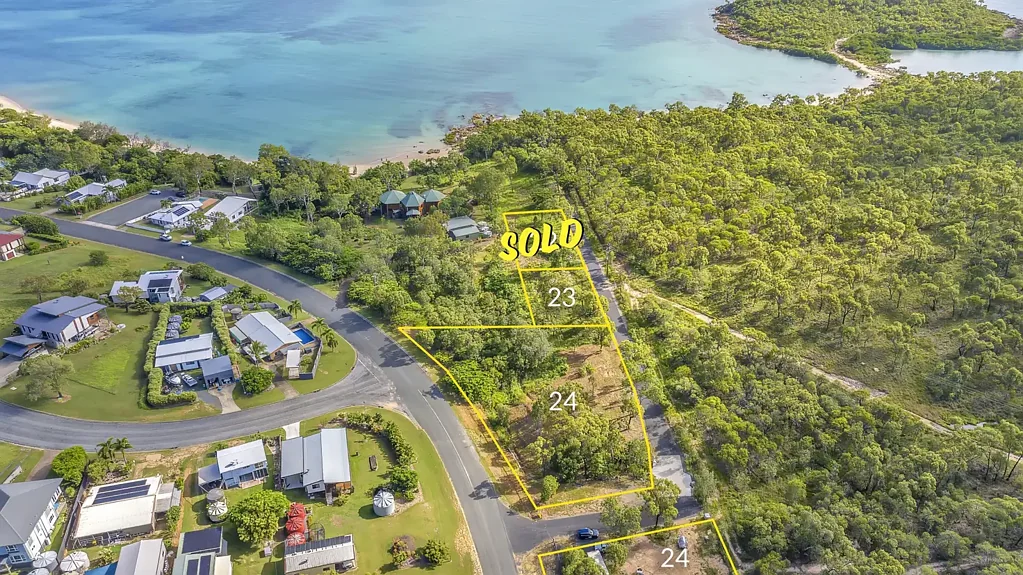 Hideaway Bay FOR SALE by Fiona Donnellan - Hideaway Bay Beach Blocks