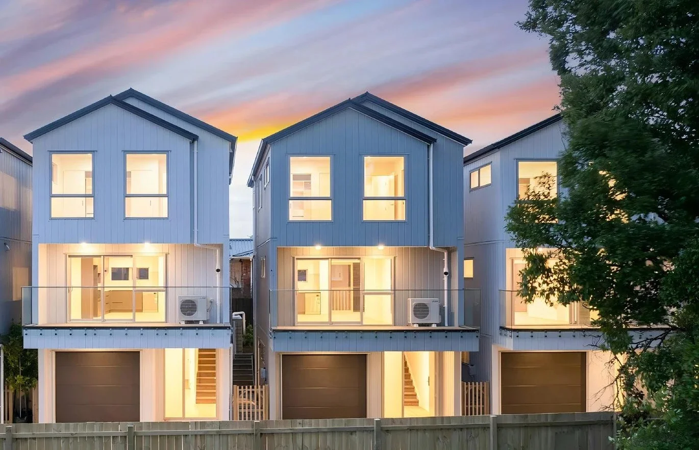 New Lynn 3कमरा Corner, Brand New, Standalone
