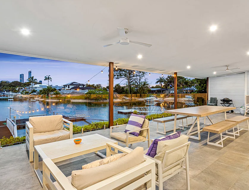 9 Bermuda Street, Broadbeach Waters, QLD 4218, 4房, 2浴, House