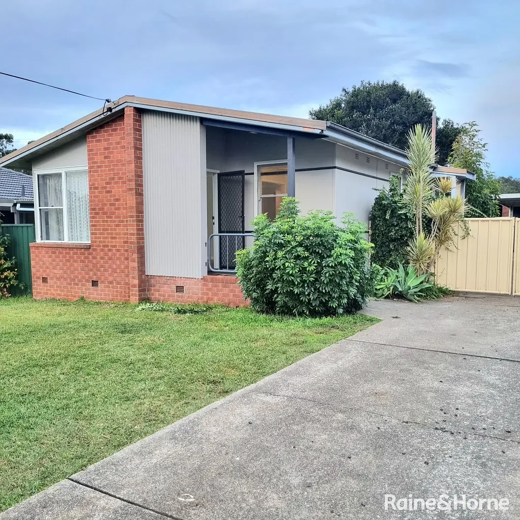 Centrally Located 3- bedroom cottage
