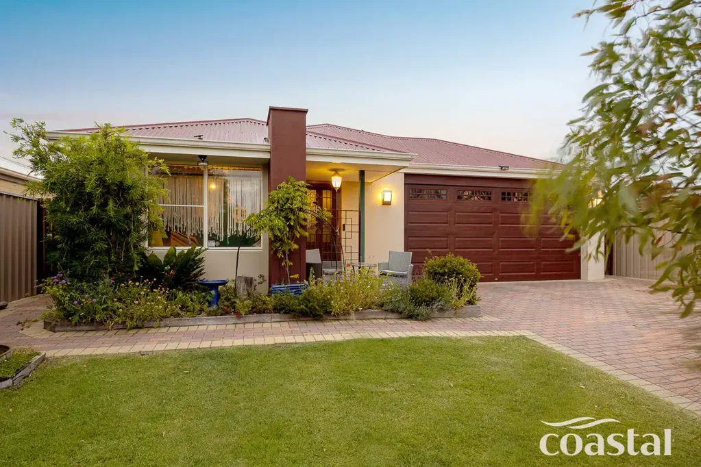 Karnup 3Kwarto Eclectic Living in a Sought-After Location