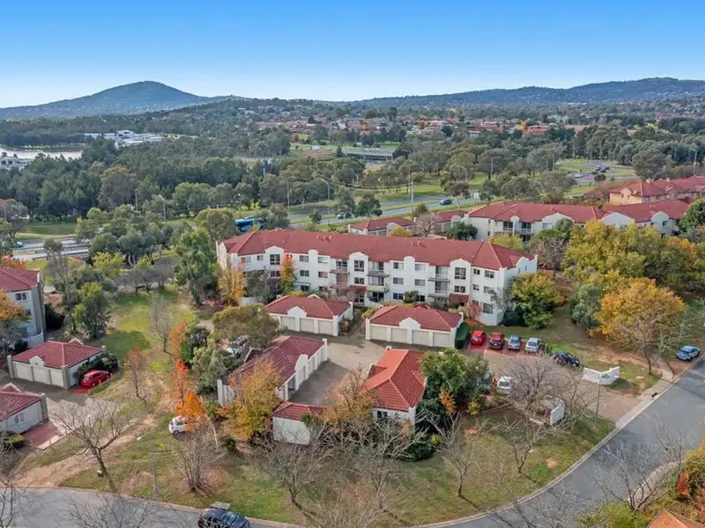 Stylish Townhouse in Peaceful Bonython I $520 per week
13/15 Tenison Woods Avenue, Bonython ACT 2905