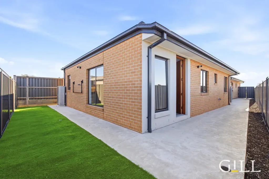 Brand New Home (Rear Residence) with Bills Included