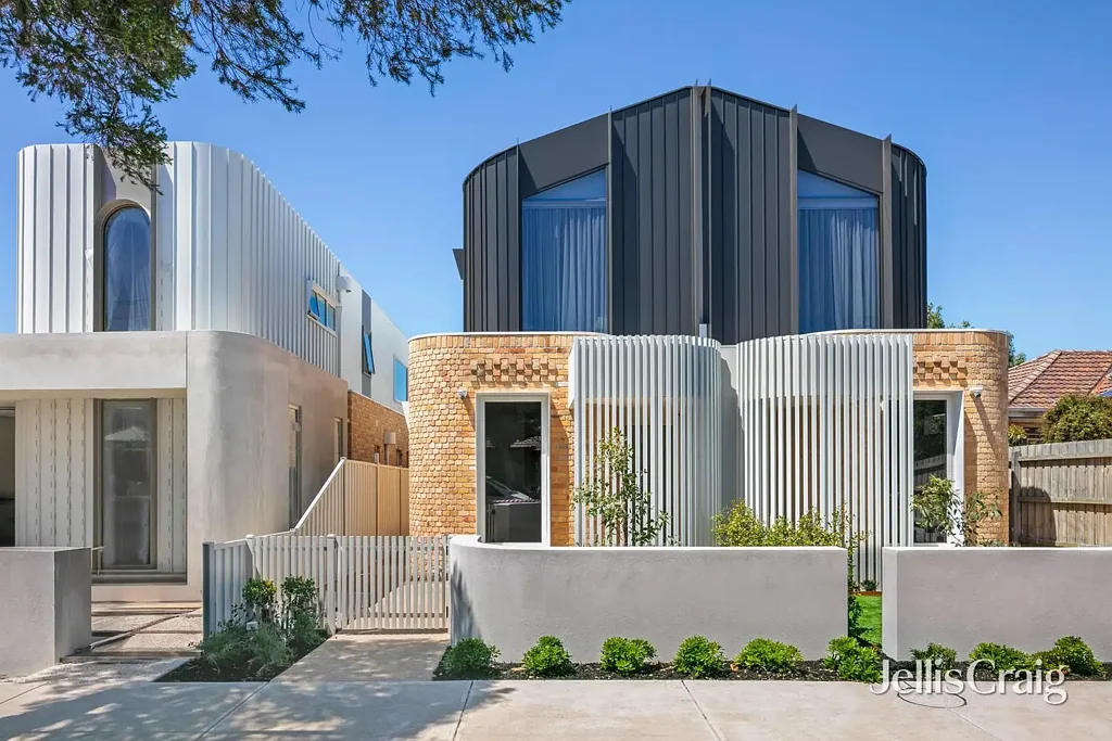 Newport 5Habitaciones A Dramatic, Dynamic Statement Of Style