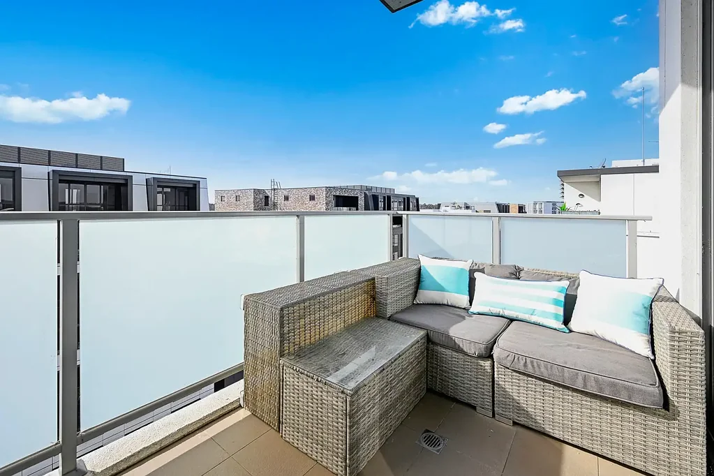 Penrith 2Moenga Harts Landing - Top Floor, North Facing with Mountains Views