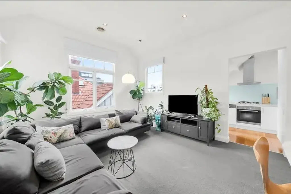Fully Furnished Bayside Living