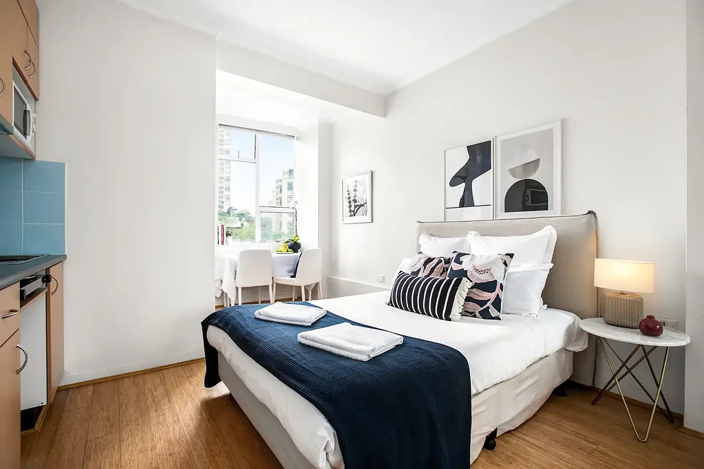 Darling Point 1 Bedroom Light Filled Studio Apartment In Ultra-Convenient Location