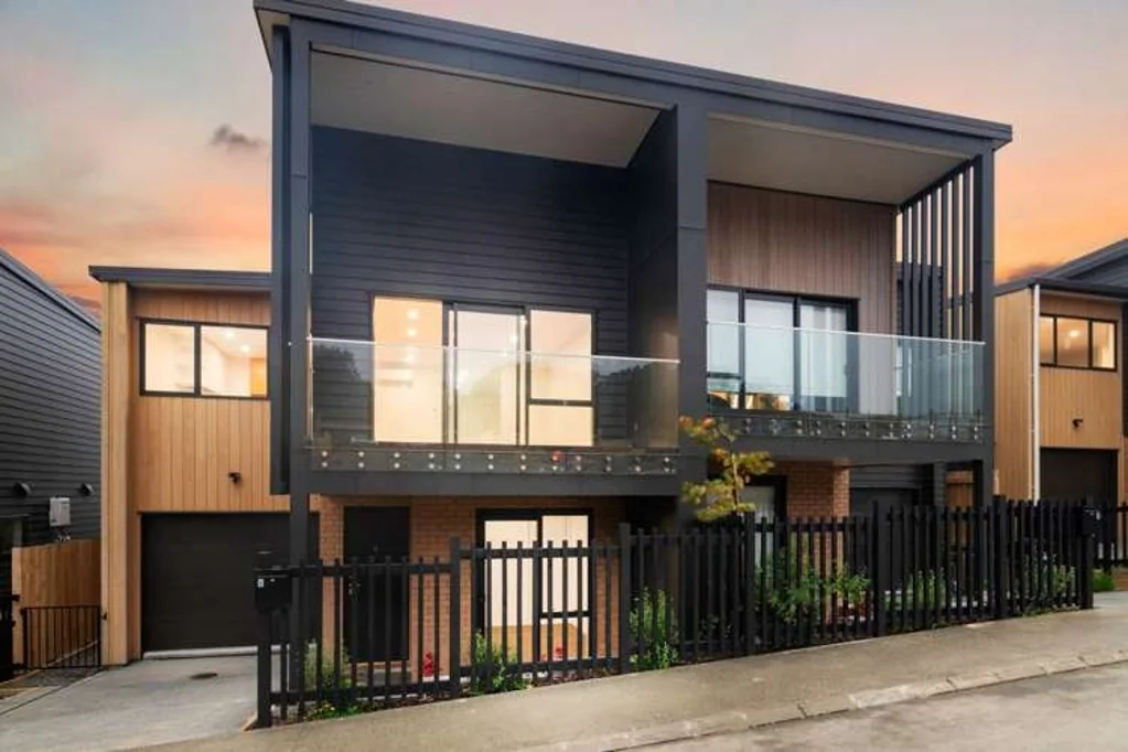 Spacious 4 Bedroom Family Home with 2 Living Areas