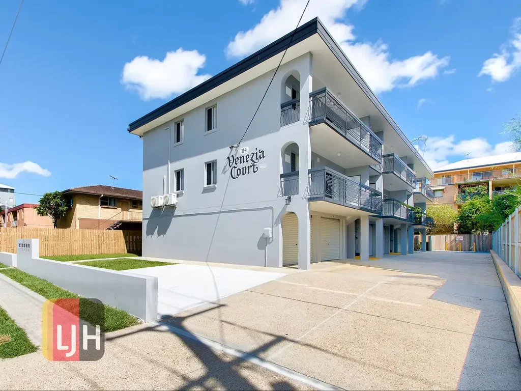 2 BEDROOM UNIT CLOSE TO AIRPORT!