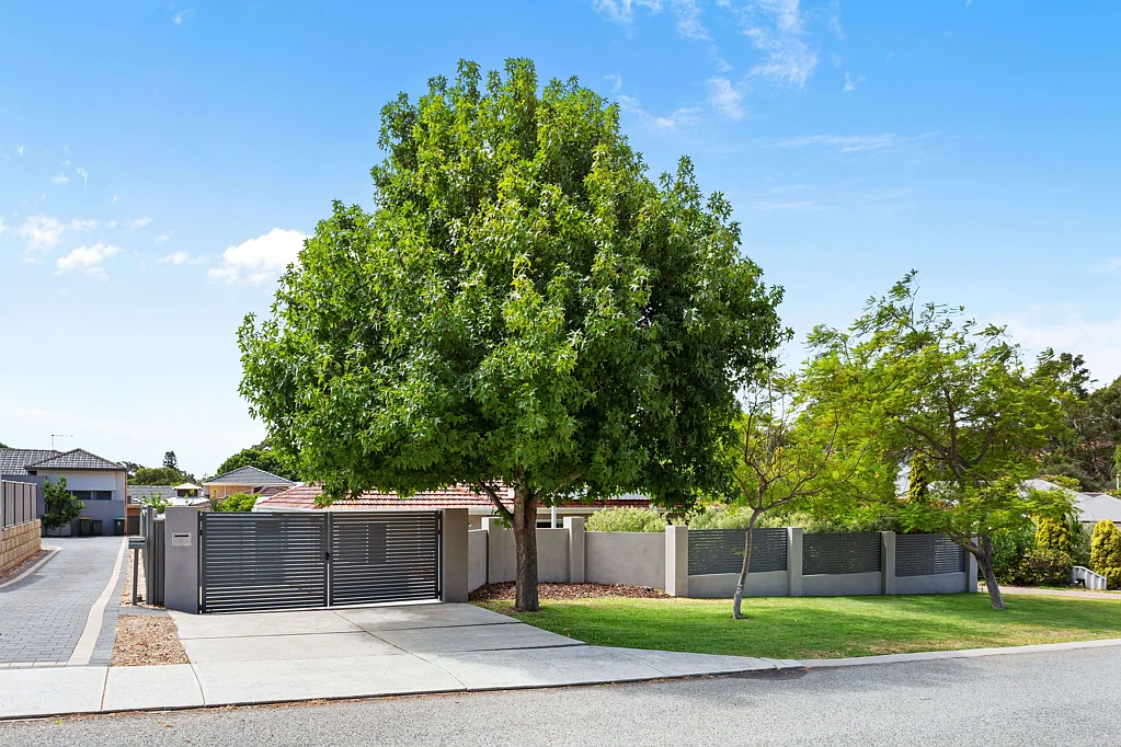 5 Chiswick Street, Wembley Downs, WA 6019