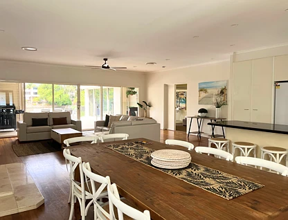 54 Paradise Island, Surfers Paradise, Gold Coast, 3部屋, 2バスルーム, House