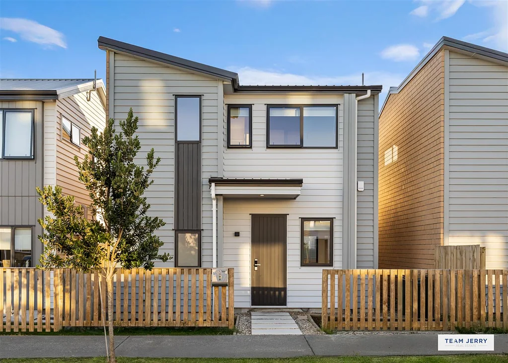 Takanini 3房  Standalone Modern Living with Internal Garage