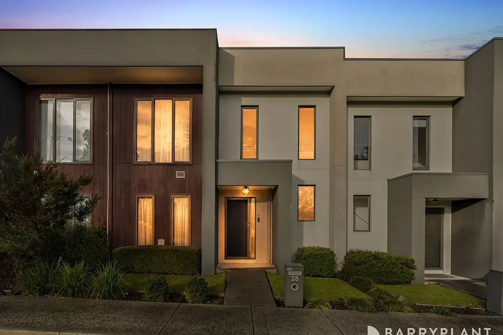 Pakenham 4房 Pakenham 优越地段的低维护生活！ Low Maintenance Living in a Prime Pakenham Location!
