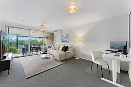 17/8-14 Bowen Street, Chatswood