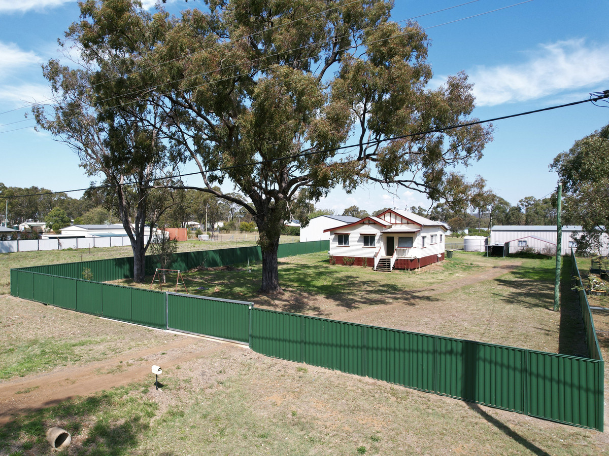 157 GOOMBURRA ST, HENDON QLD 4362, 0 rūma, 0 rūma horoi, House