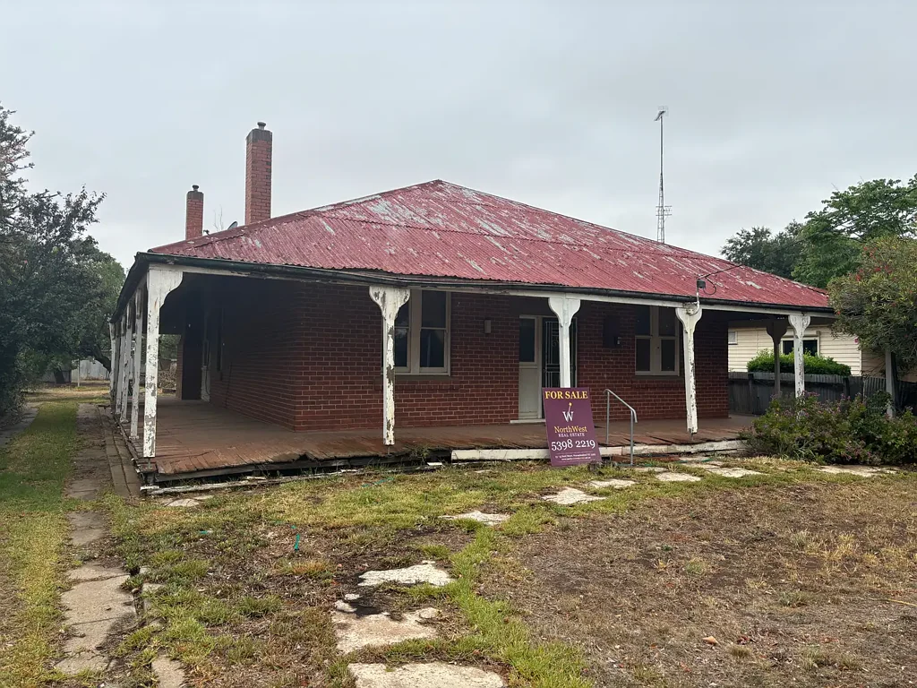 Beulah 4Kwarto STYLISH RED BRICK HOME