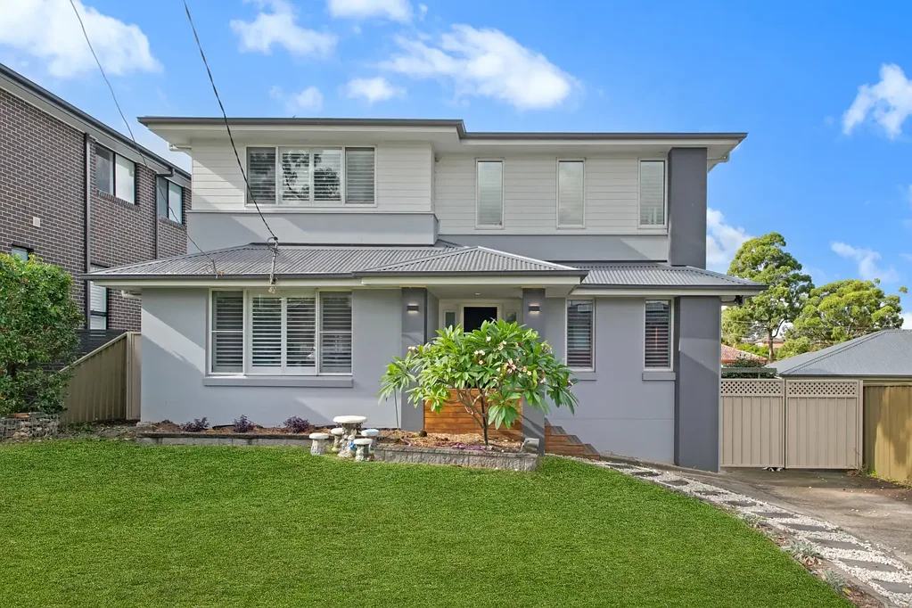 Modern Family Living in Prime Seven Hills Location