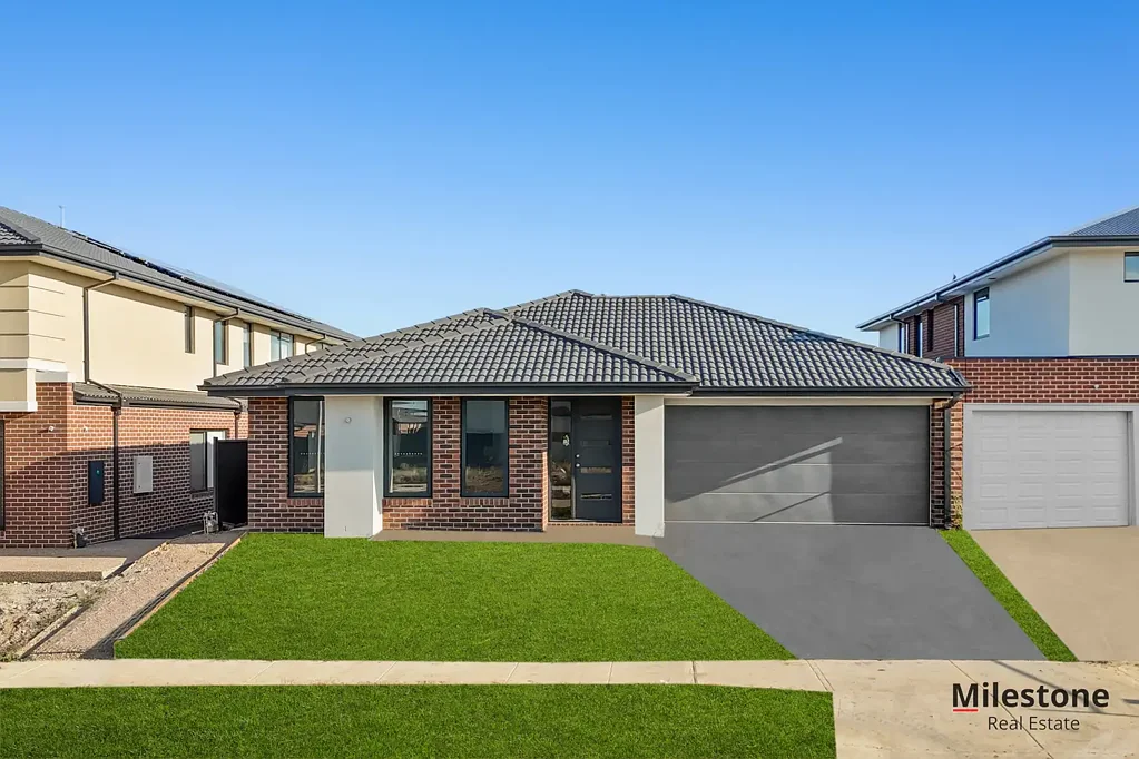 502 Heather Grove, Clyde North, VIC 3978