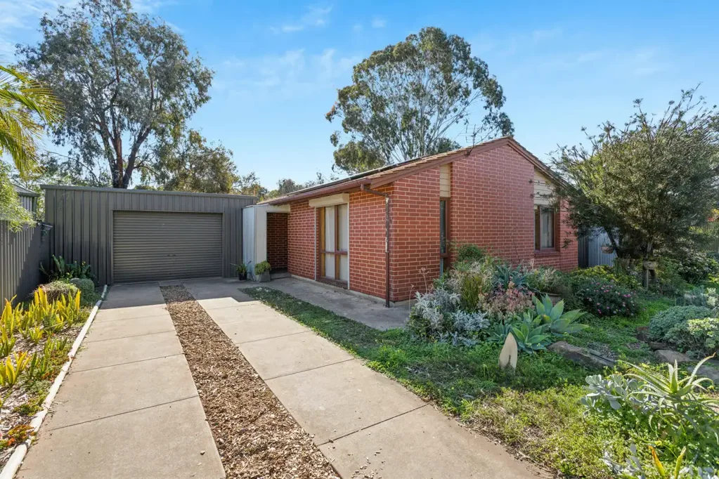 Parafield Gardens 3 Bedroom Packed with Features and Ready for Living