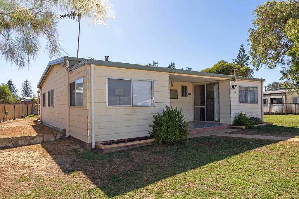 6 Bryant Street, Green Head, WA 6514