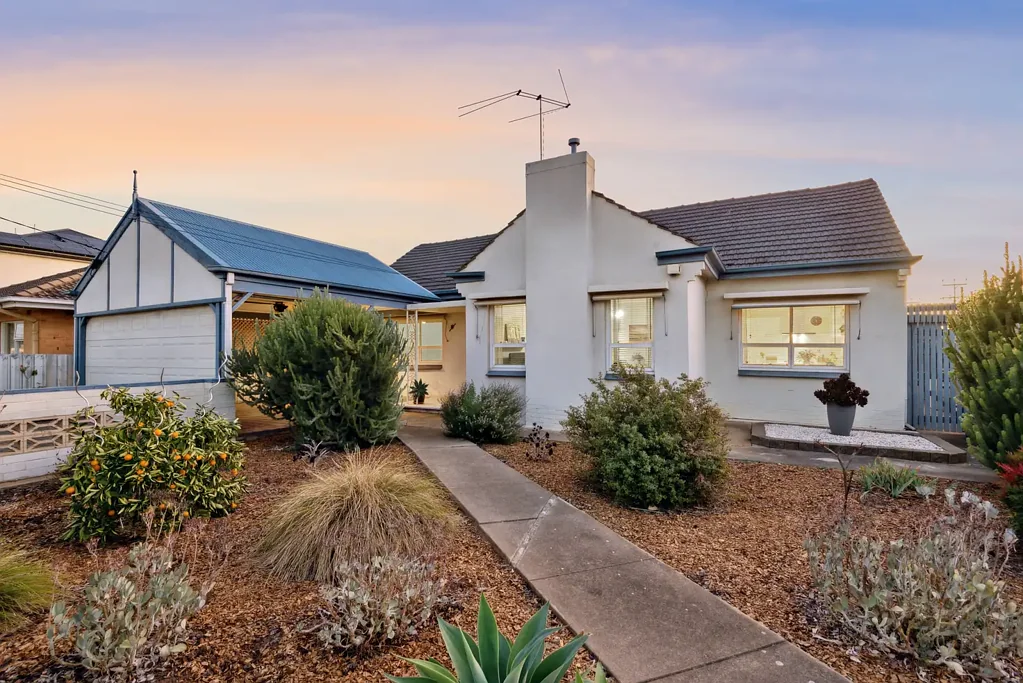 6 Fourth Avenue, Seaton, SA 5023