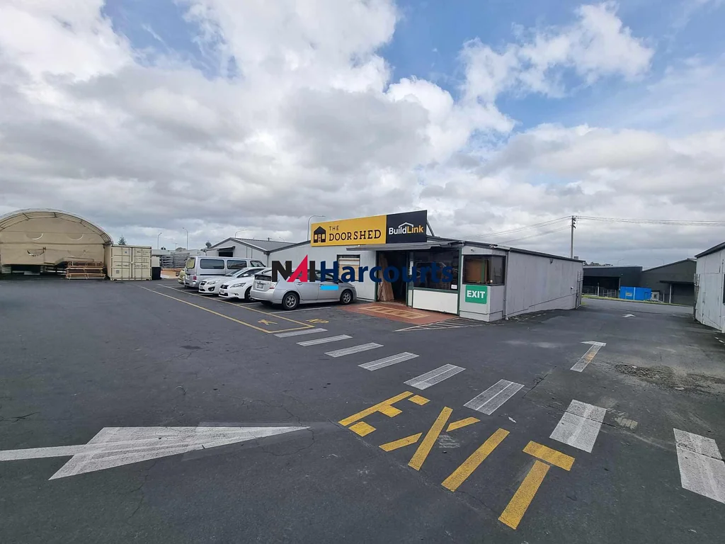 Mount Wellington Mt Wellington Warehouse with Yard